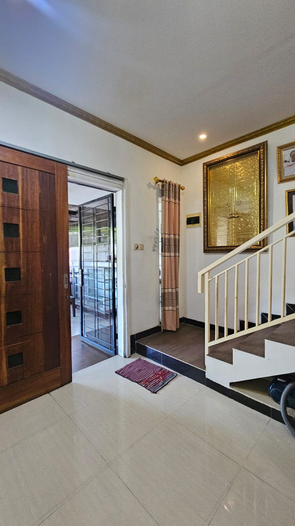 Rumah 2 Lantai Minimalis Siap Huni dan Lokasi Strategis @Ciputat.