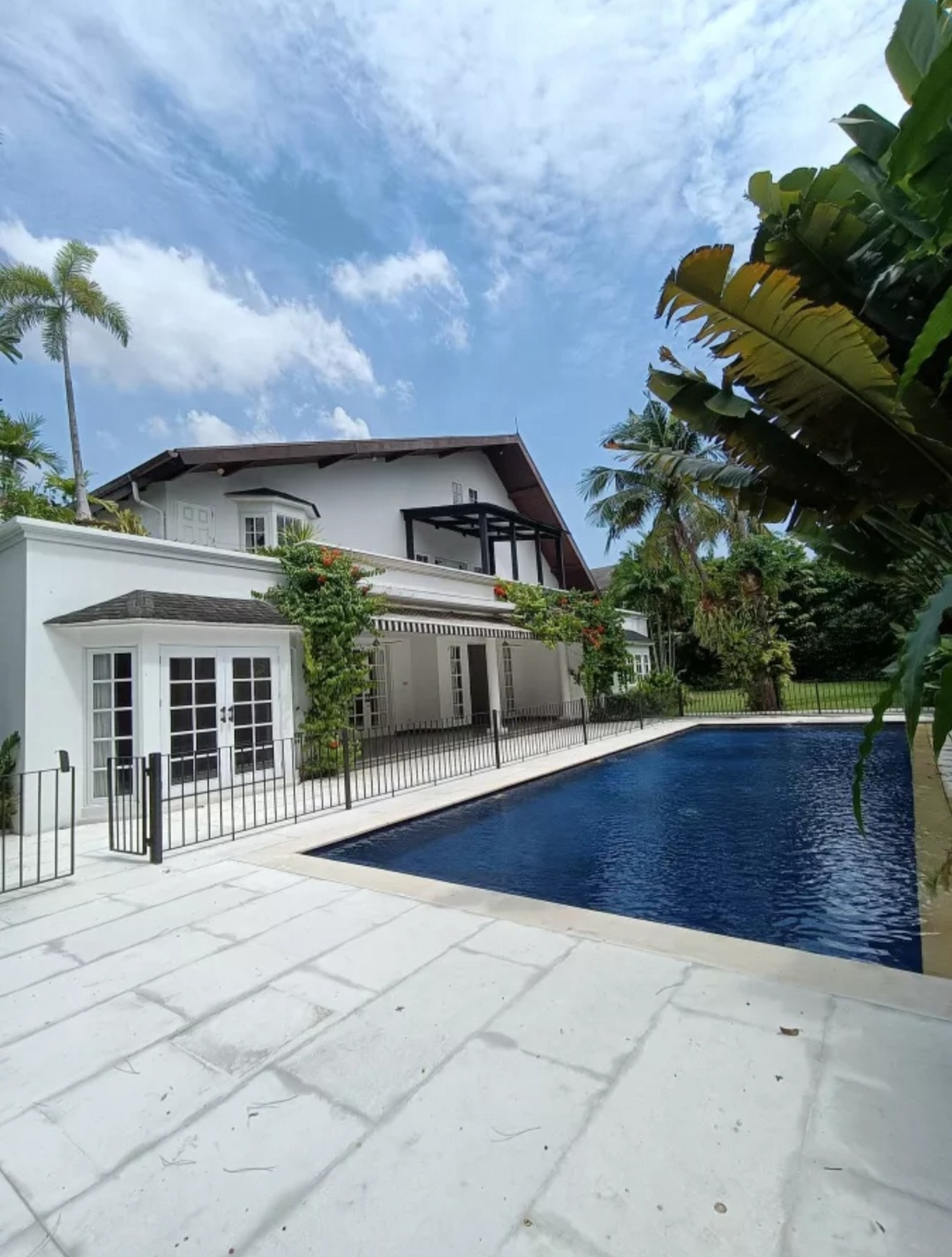 Luxury House In Compound With American Style At Kemang, South Jakarta