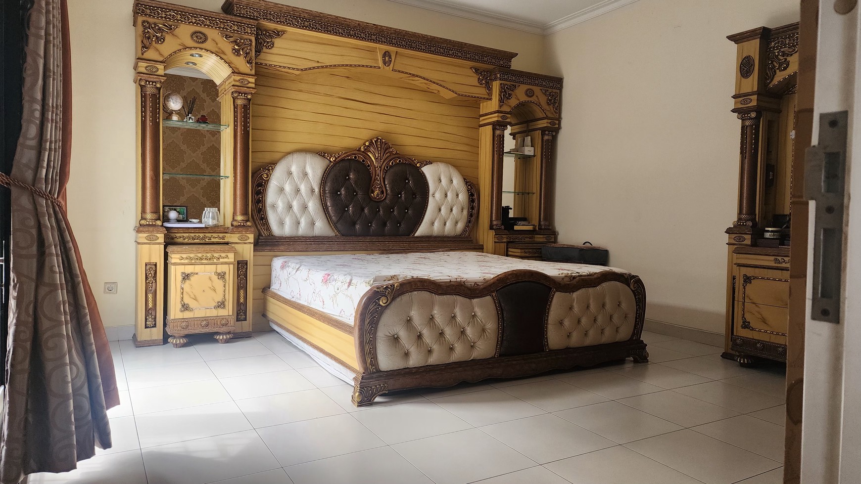 Rumah Siap Huni Kota Wisata Posisi Boulevard