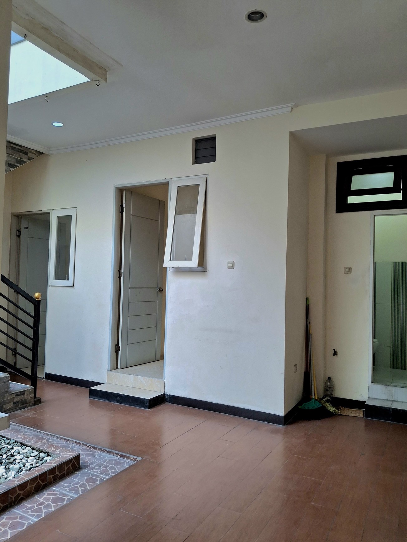 Rumah Cantik di Pondok Maritim Indah, Siap Tempati!