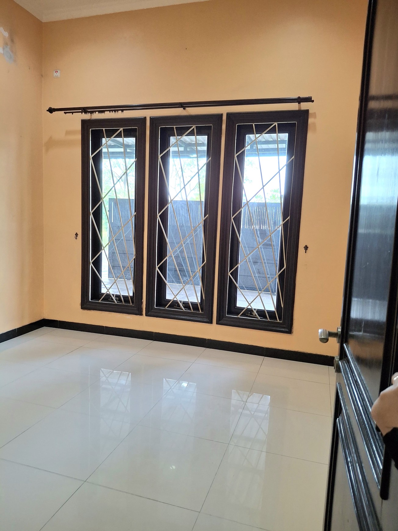 Rumah di Wiyung dengan Lingkungan Asri dan Eksklusif