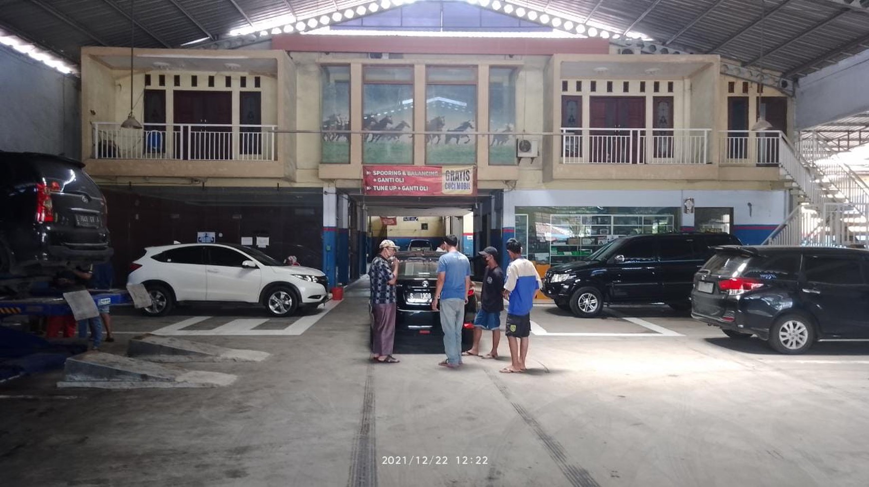 Dijual Cepat! Tempat Usaha Strategis & Siap Operasional di Mojokerto!