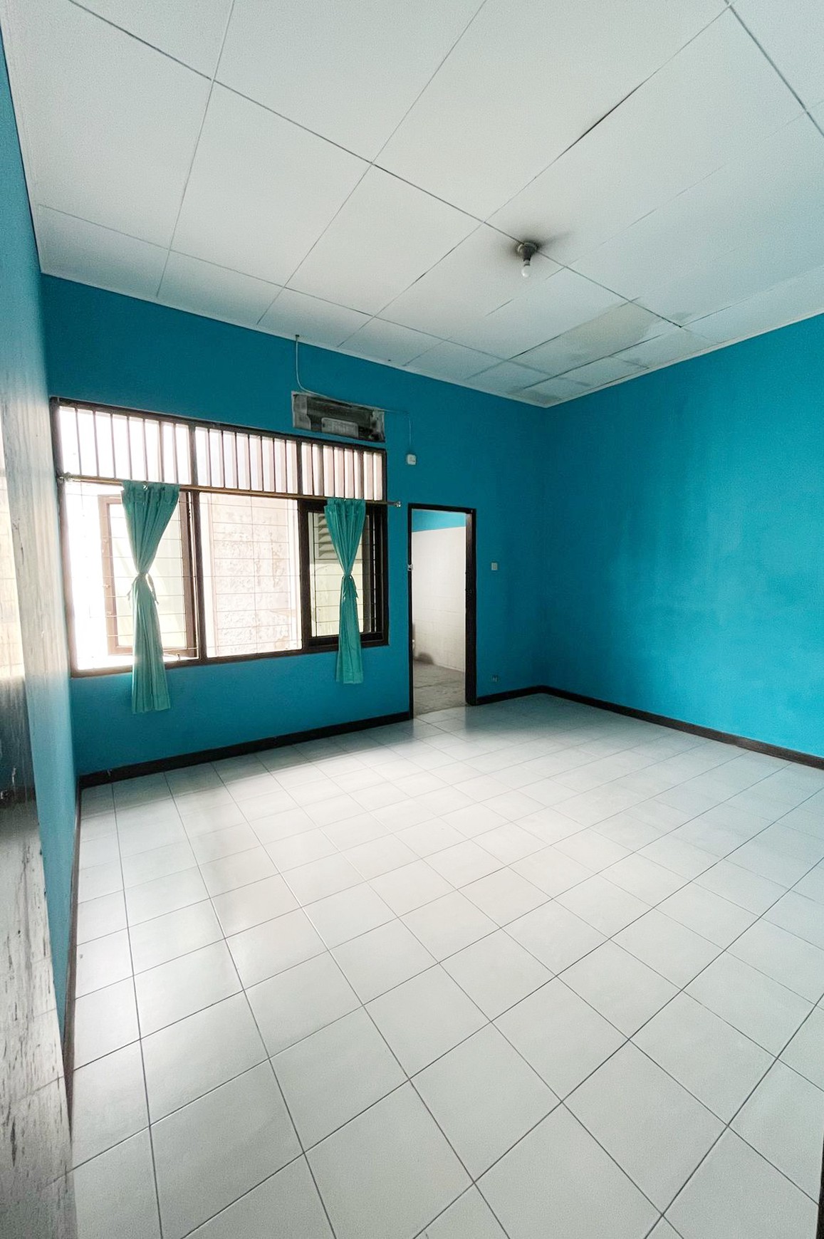 Rumah di Delman Asri luas besar harga murah siap huni di Kebayoran lama