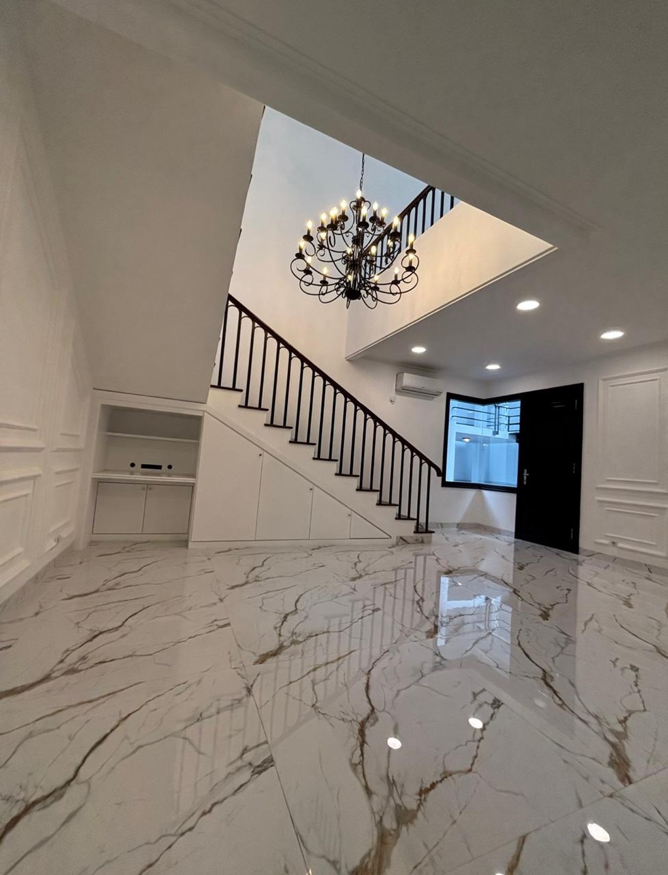 Rumah Cantik, Luxury dan Brand New di Bintaro