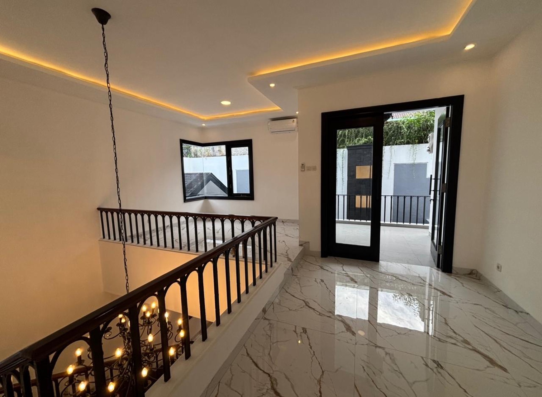 Rumah Cantik, Luxury dan Brand New di Bintaro