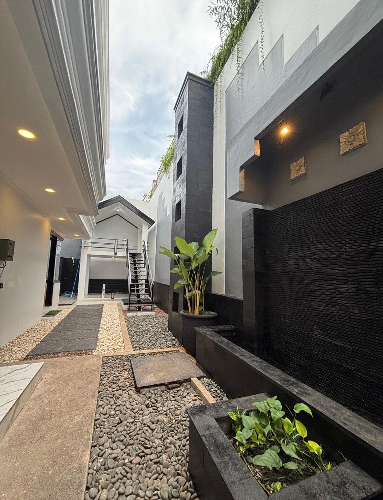 Rumah Cantik, Luxury dan Brand New di Bintaro