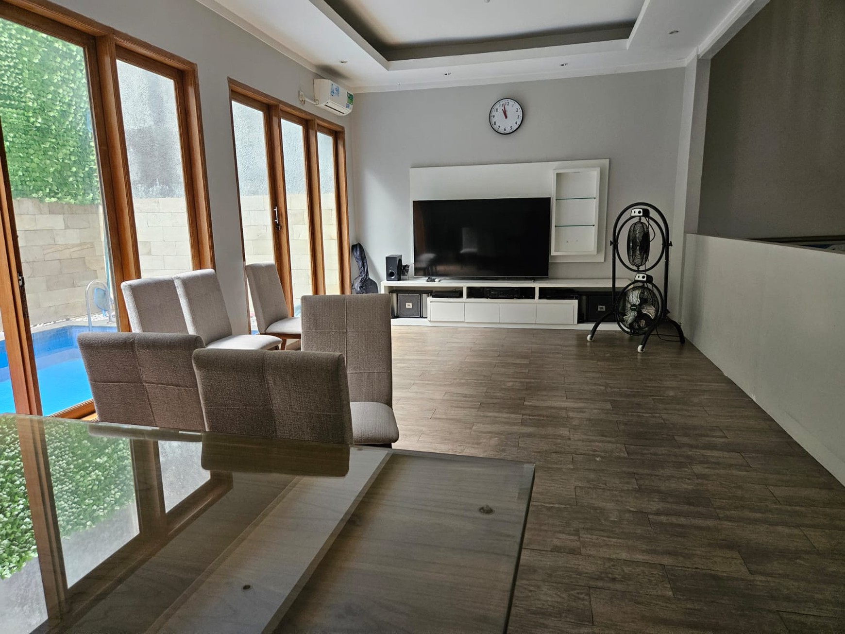 Rumah disewakan di Kebayoran Village Bintaro Sektor 7