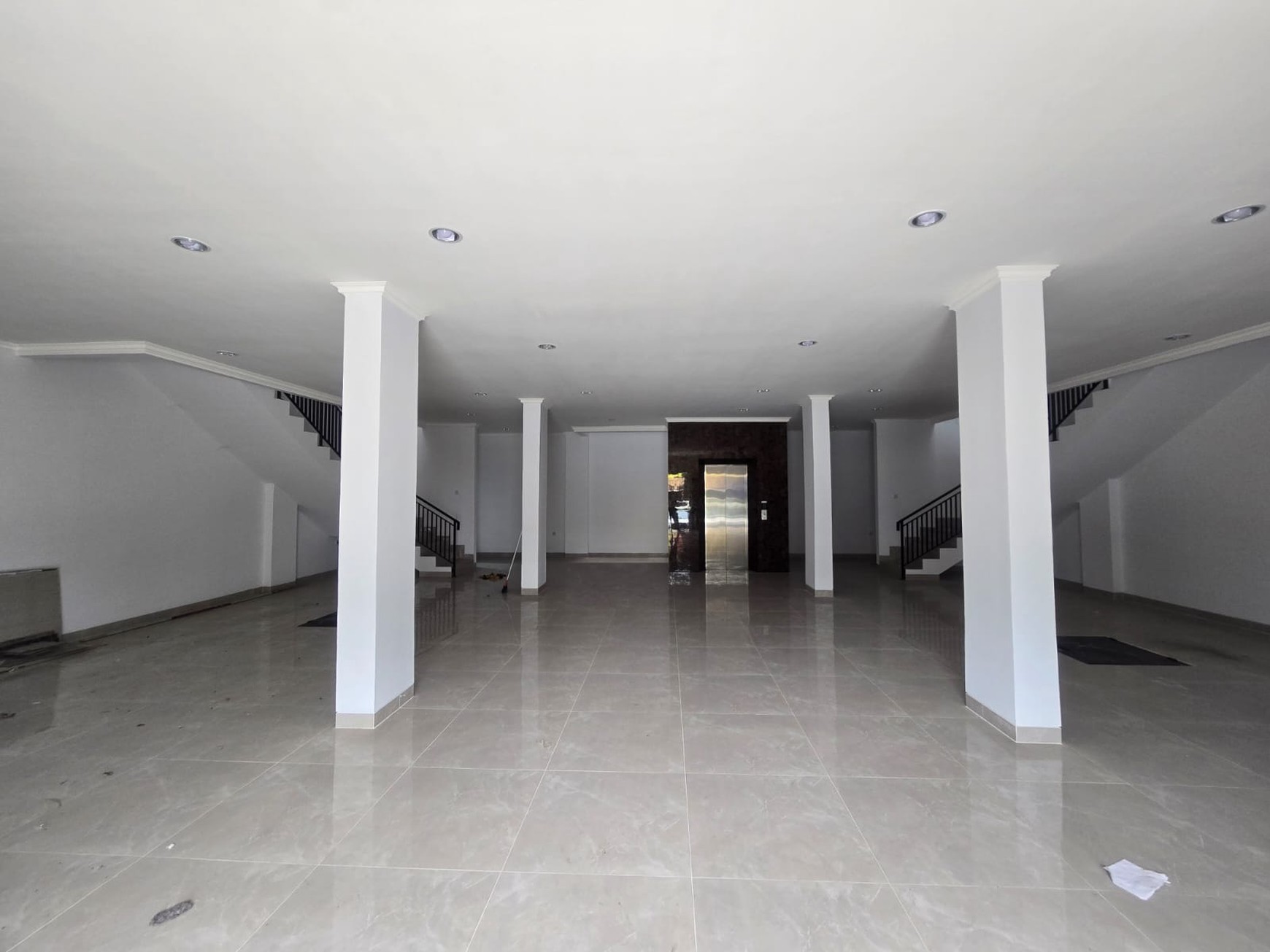 Ruko 3 Gandeng Kelapa Hibrida Raya, Kelapa Gading, Luas 3x4,5x15m2