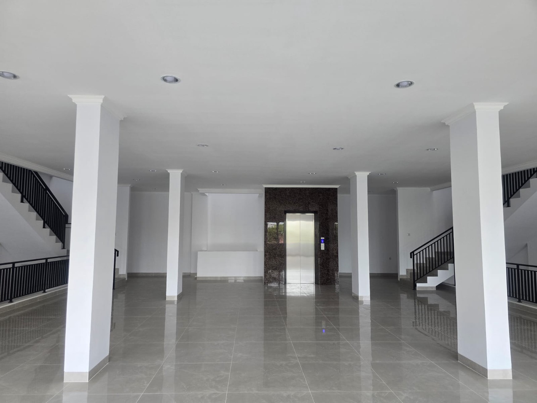 Ruko 3 Gandeng Kelapa Hibrida Raya, Kelapa Gading, Luas 3x4,5x15m2