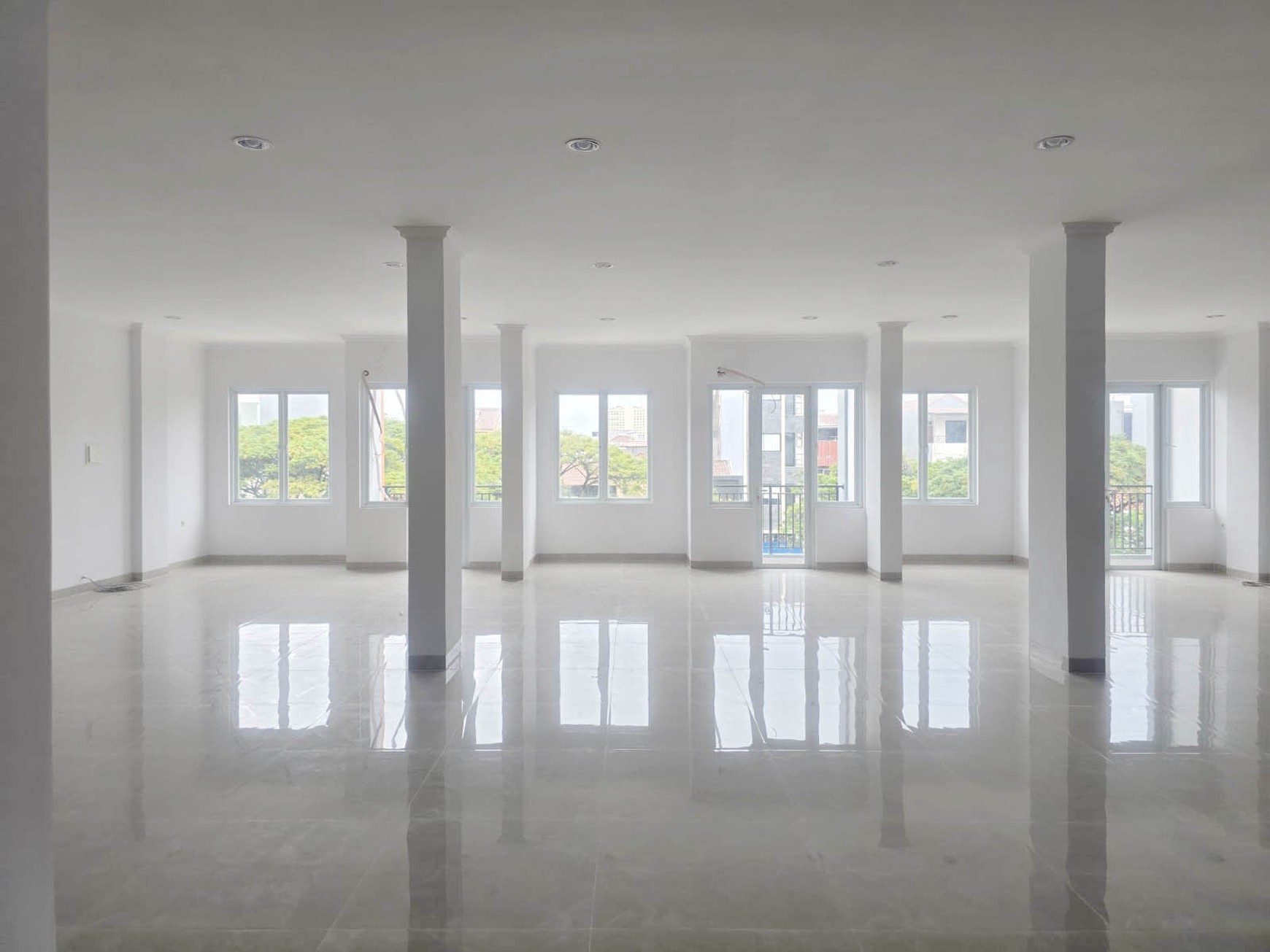 Ruko 3 Gandeng Kelapa Hibrida Raya, Kelapa Gading, Luas 3x4,5x15m2