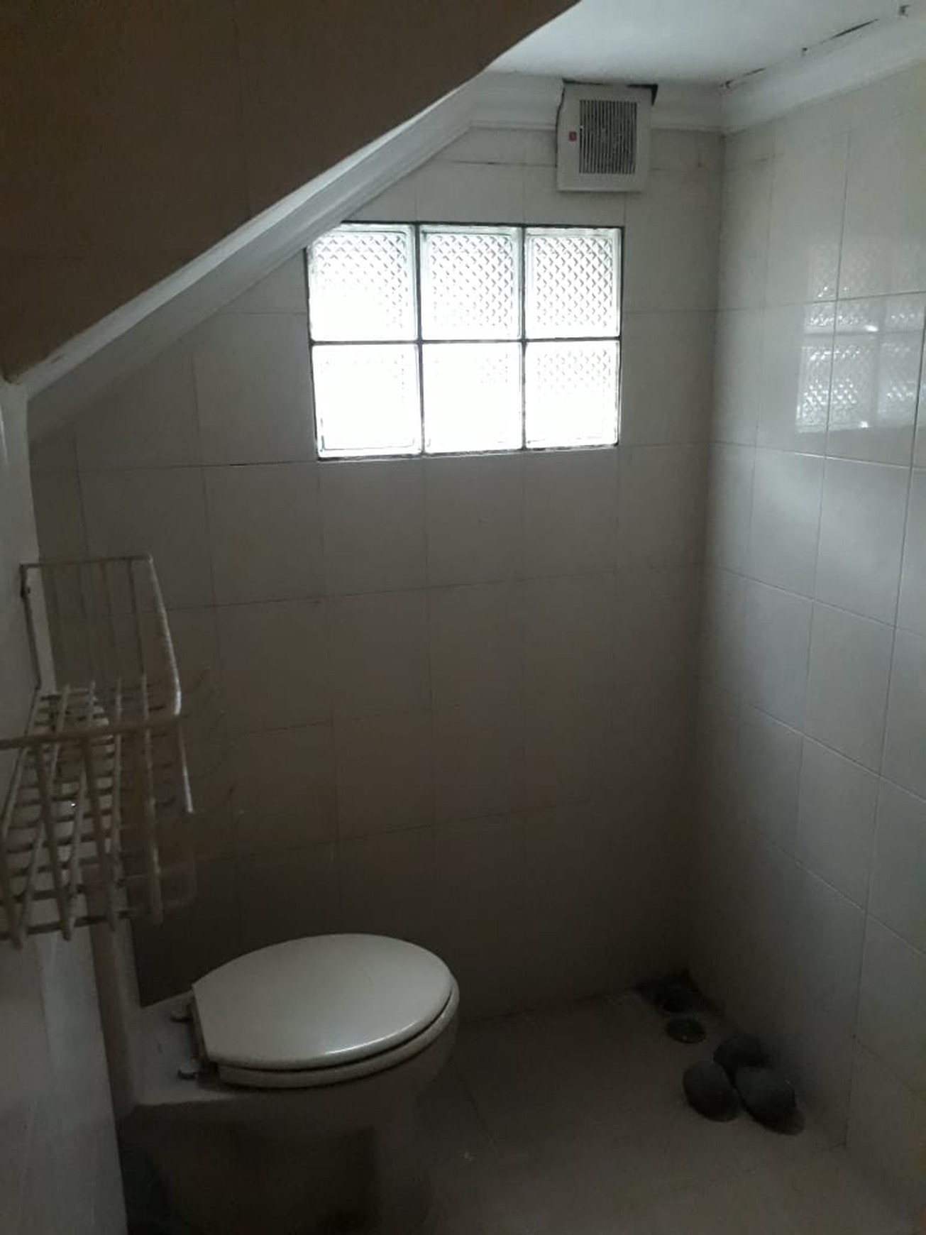Rumah Bagus Di Bali View, Jl Singaraja Utara Ciputat Tangerang Selatan