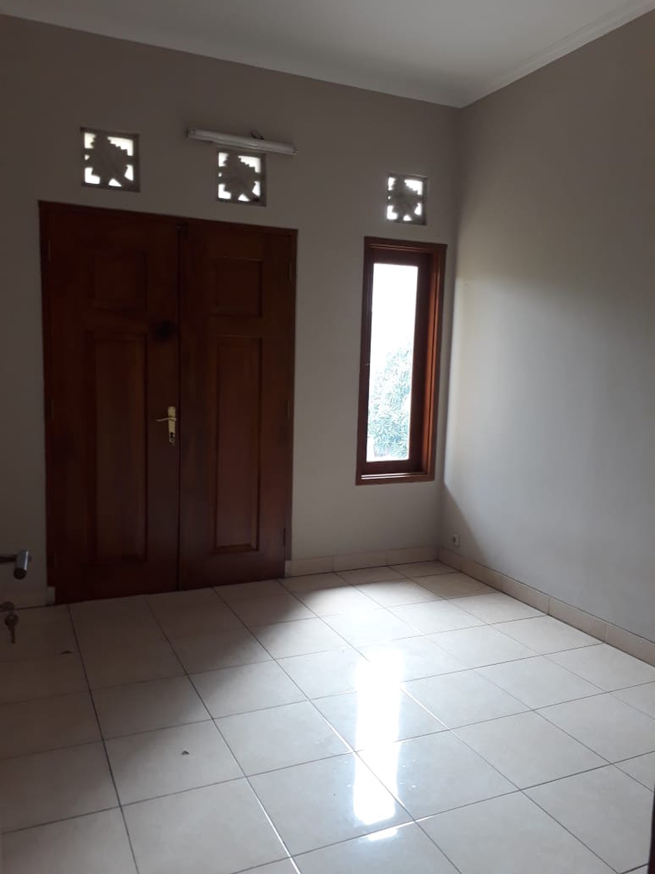 Rumah Bagus Di Bali View, Jl Singaraja Utara Ciputat Tangerang Selatan