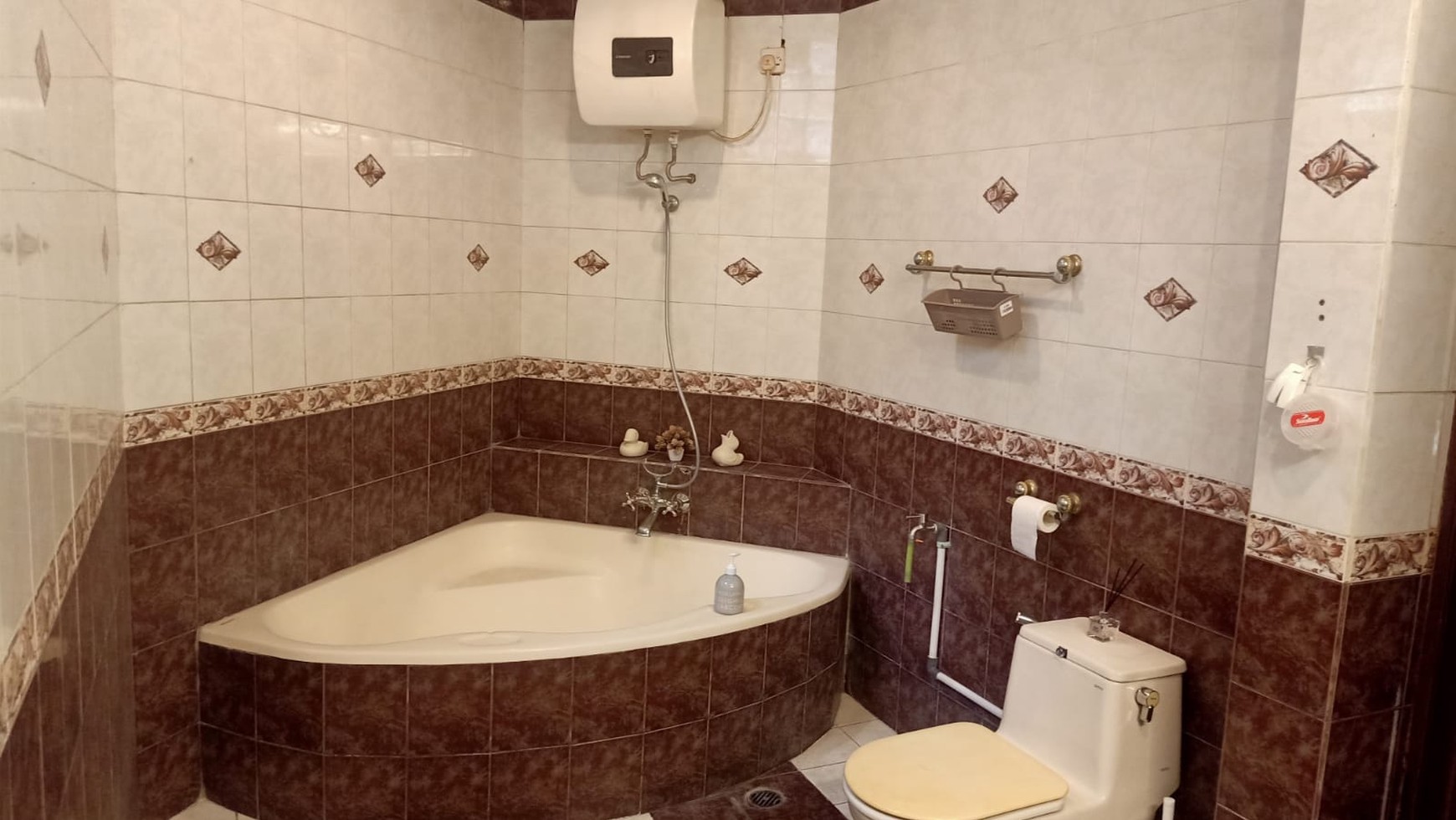 Dijual Rumah Hoek Mewah dalam Cluster Cikini di Bintaro Jaya