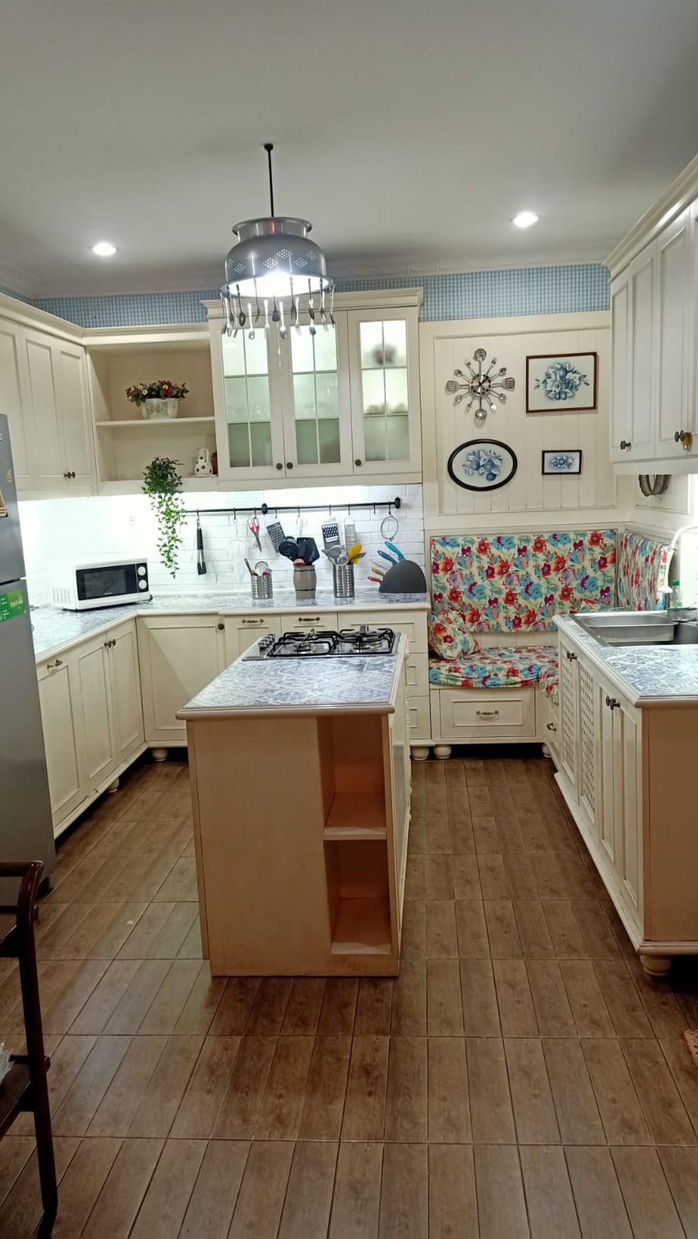 Dijual Rumah Hoek Mewah dalam Cluster Cikini di Bintaro Jaya