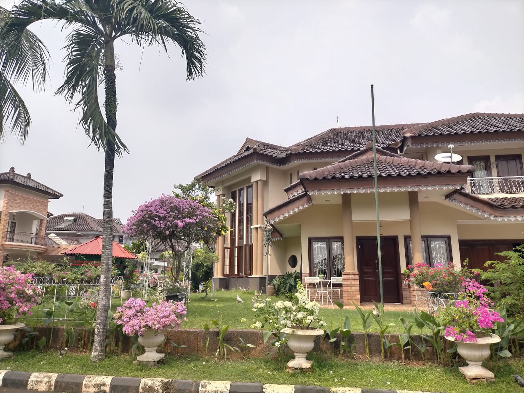Dijual Rumah Hoek Mewah dalam Cluster Cikini di Bintaro Jaya