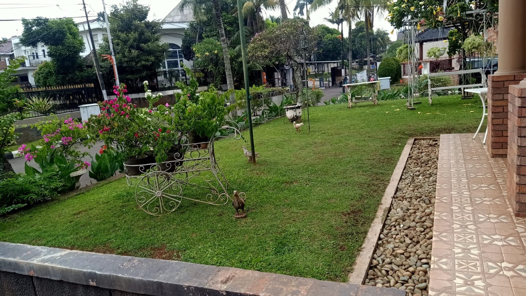 Dijual Rumah Hoek Mewah dalam Cluster Cikini di Bintaro Jaya