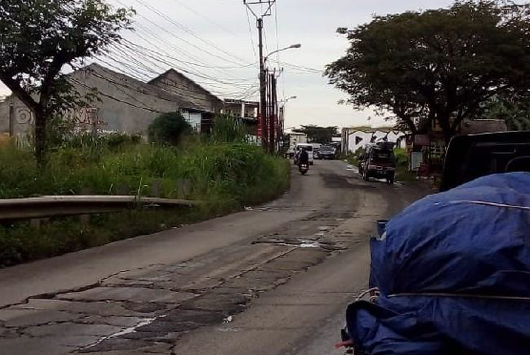 Tanah Luas 80Ha di Jl Raya Solear Kabupaten Tangerang
