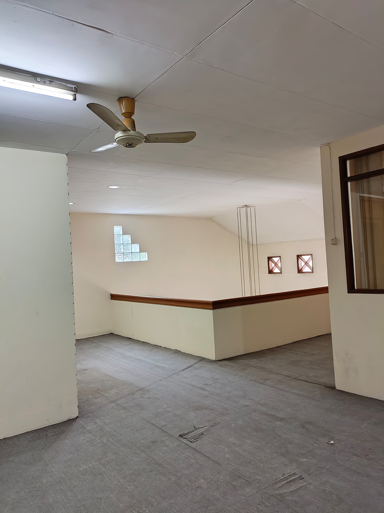 Rumah bangunan terawat dan siap huni di ciniru jakarta selatan