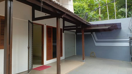 Rumah bangunan terawat dan siap huni di ciniru jakarta selatan
