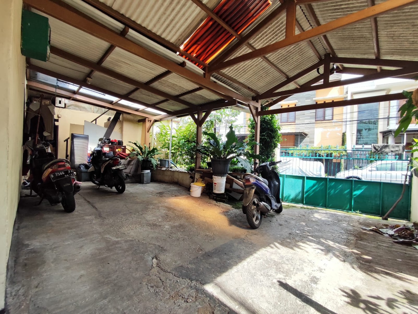 Rumah Hoek ! Properti strategis sayap Tubagus Ismail cocok untuk rumah tinggal dan usaha