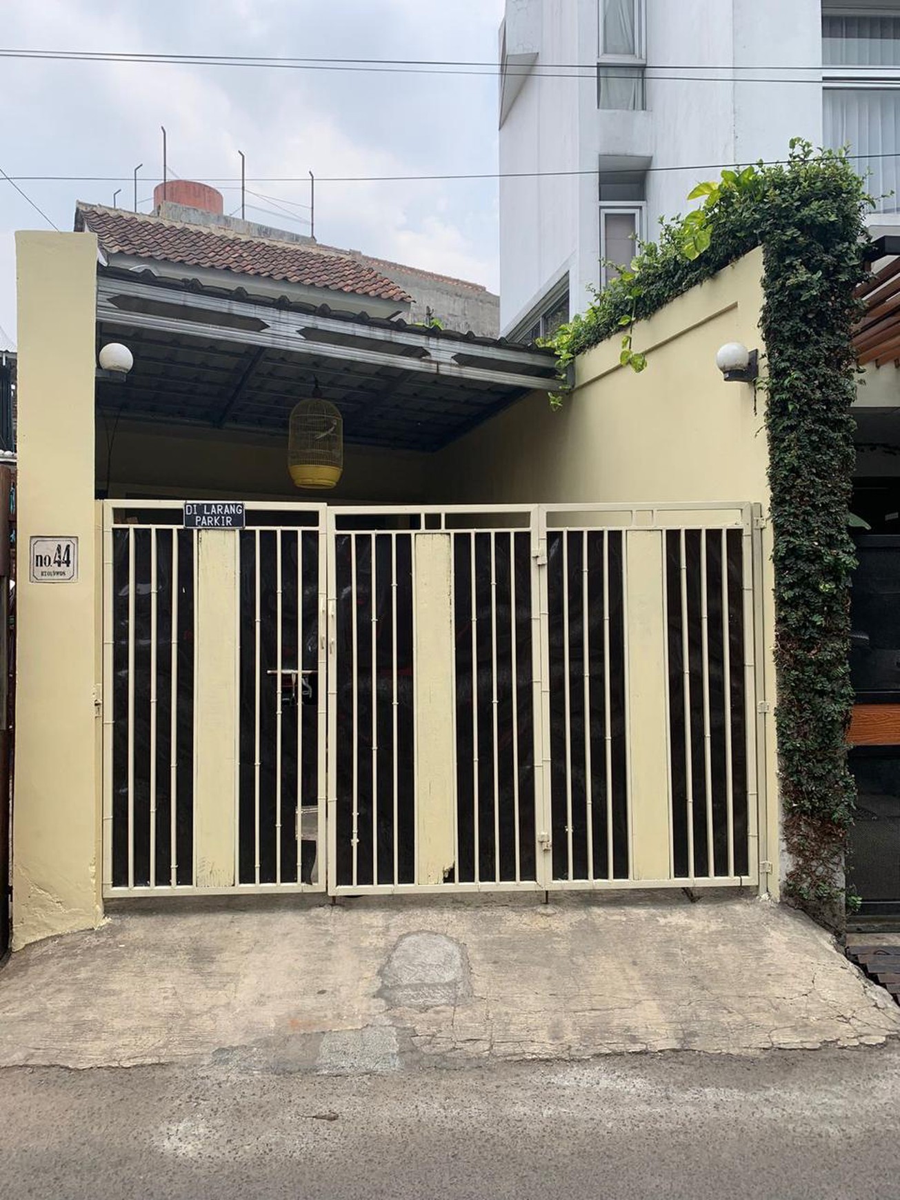 JUAL RUMAH NYAMAN MINIMALIS LOKASI STRATEGIS