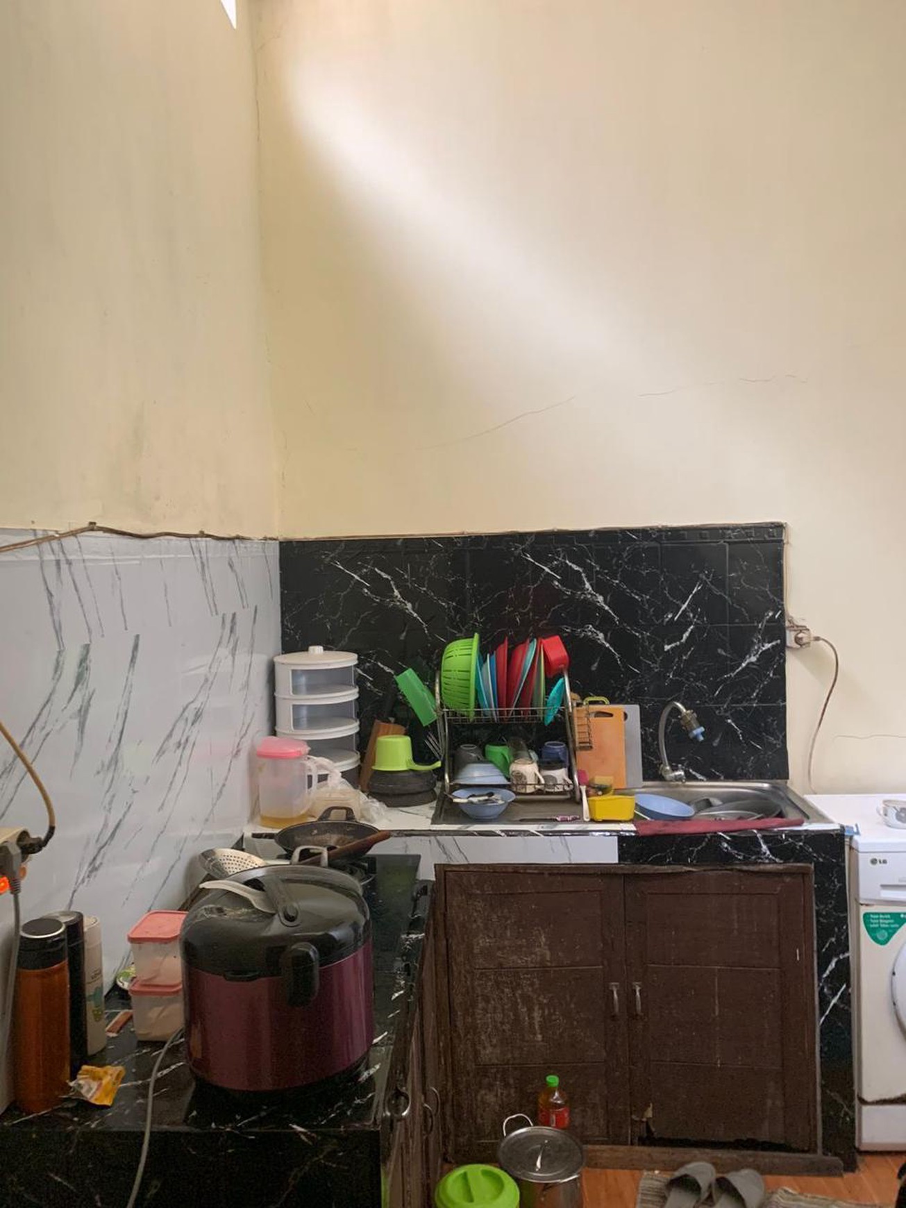 JUAL RUMAH NYAMAN MINIMALIS LOKASI STRATEGIS