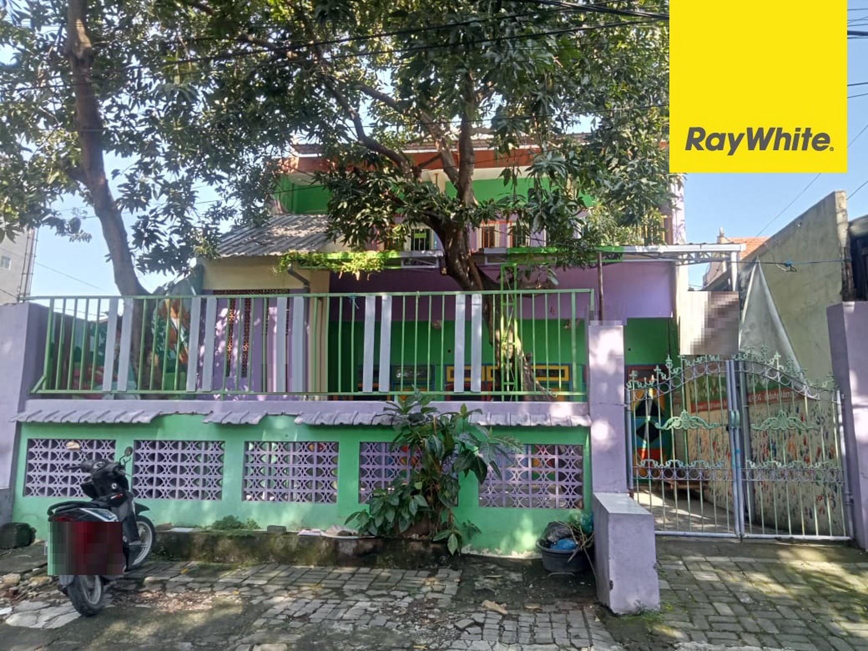 Disewakan Rumah 2 lantai di Jalan Petemon Surabaya