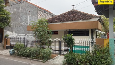 Dijual Rumah di Jalan Banyuurip Kidul Surabaya