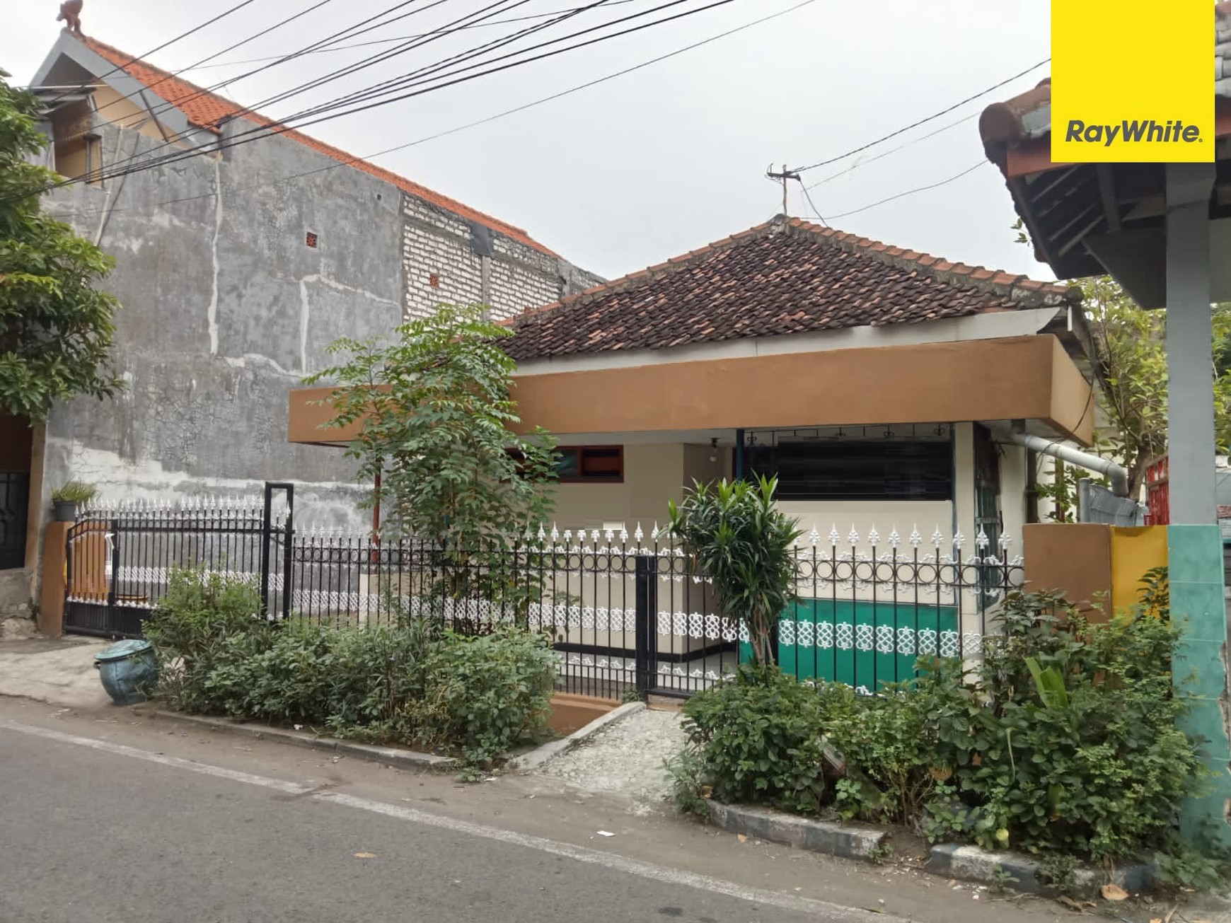 Dijual Rumah di Jalan Banyuurip Kidul Surabaya