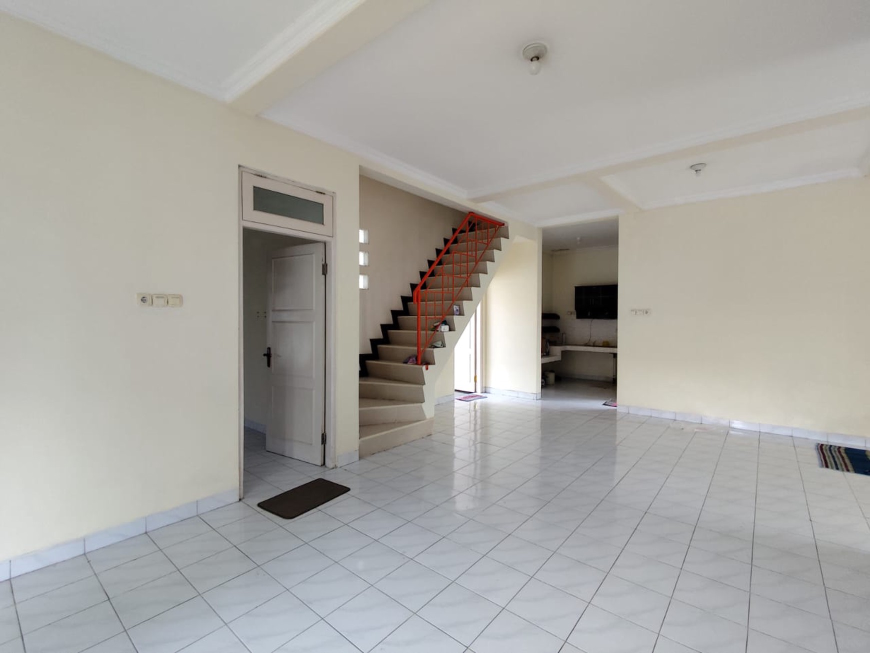 Rumah 1,5 Lantai dalam Perum Taman Cemara, Maguwoharjo, Depok, Sleman