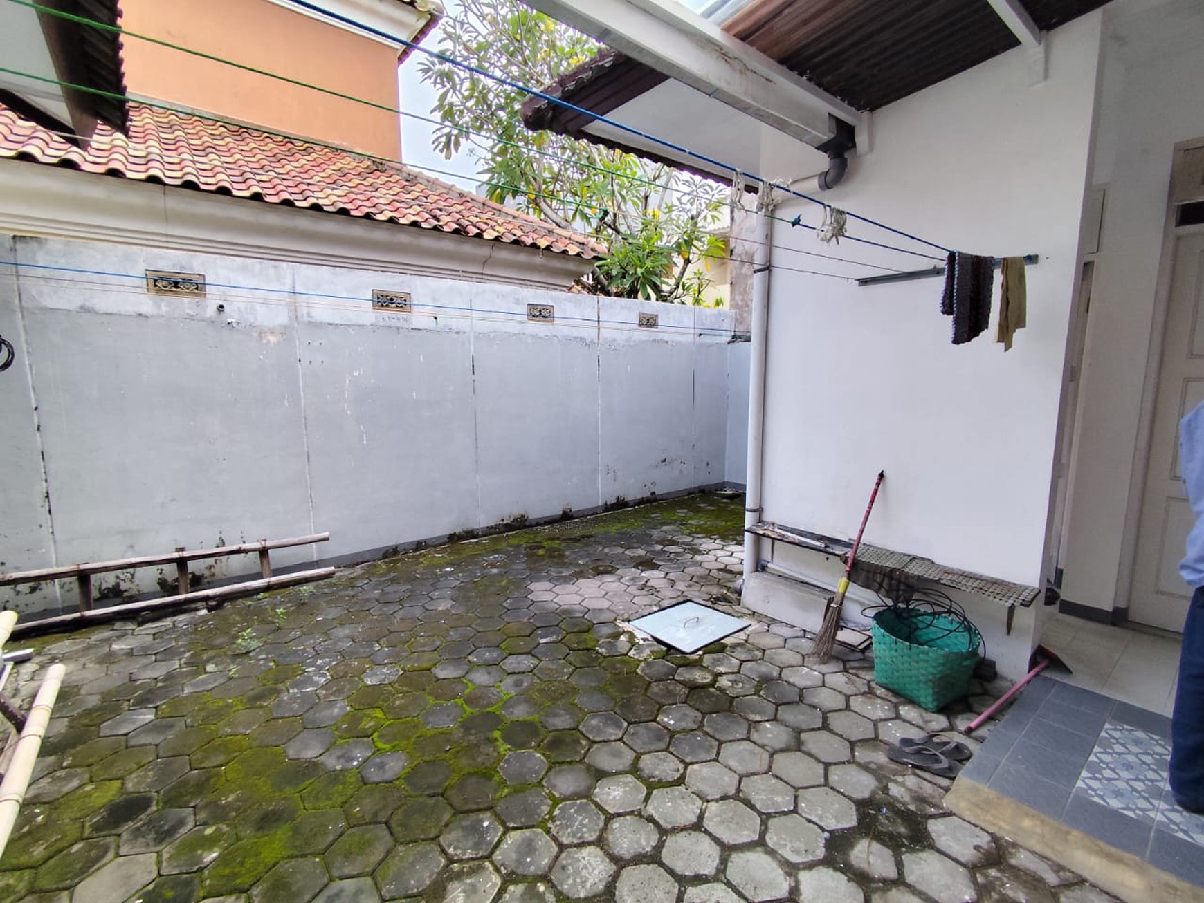 Rumah 1,5 Lantai dalam Perum Taman Cemara, Maguwoharjo, Depok, Sleman