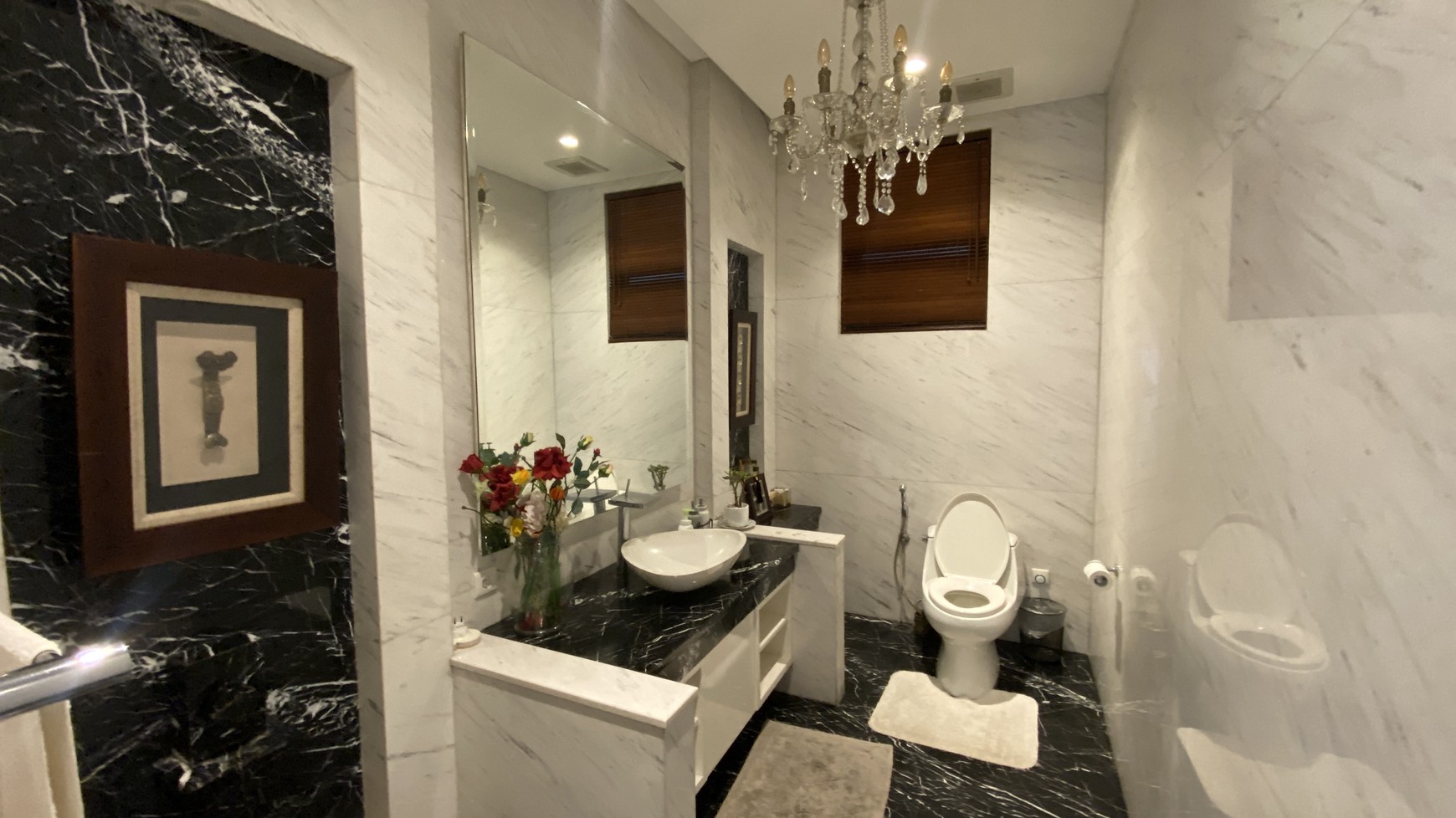 MODERN AND BEAUTIFUL HOUSE AT KEBAYORAN BARU AREA