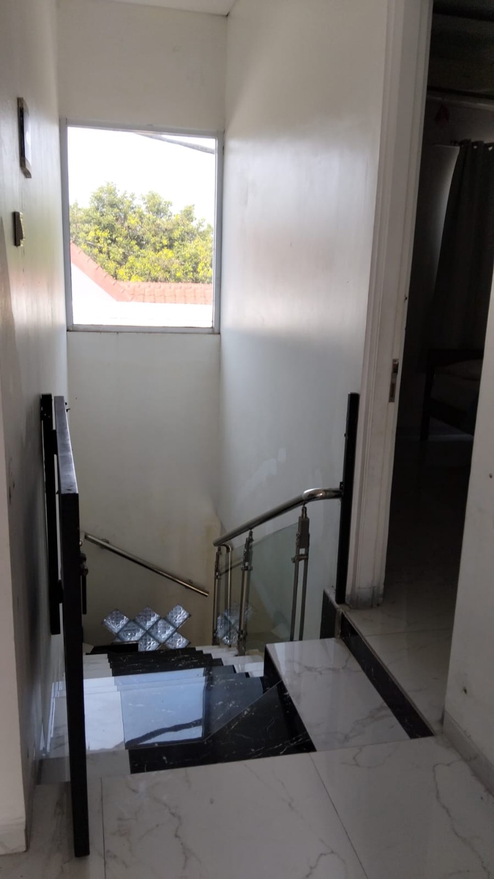 Investasi Rumah kost Furnish 23 kamar Tidur Lokasi Dekat Pemda Sleman