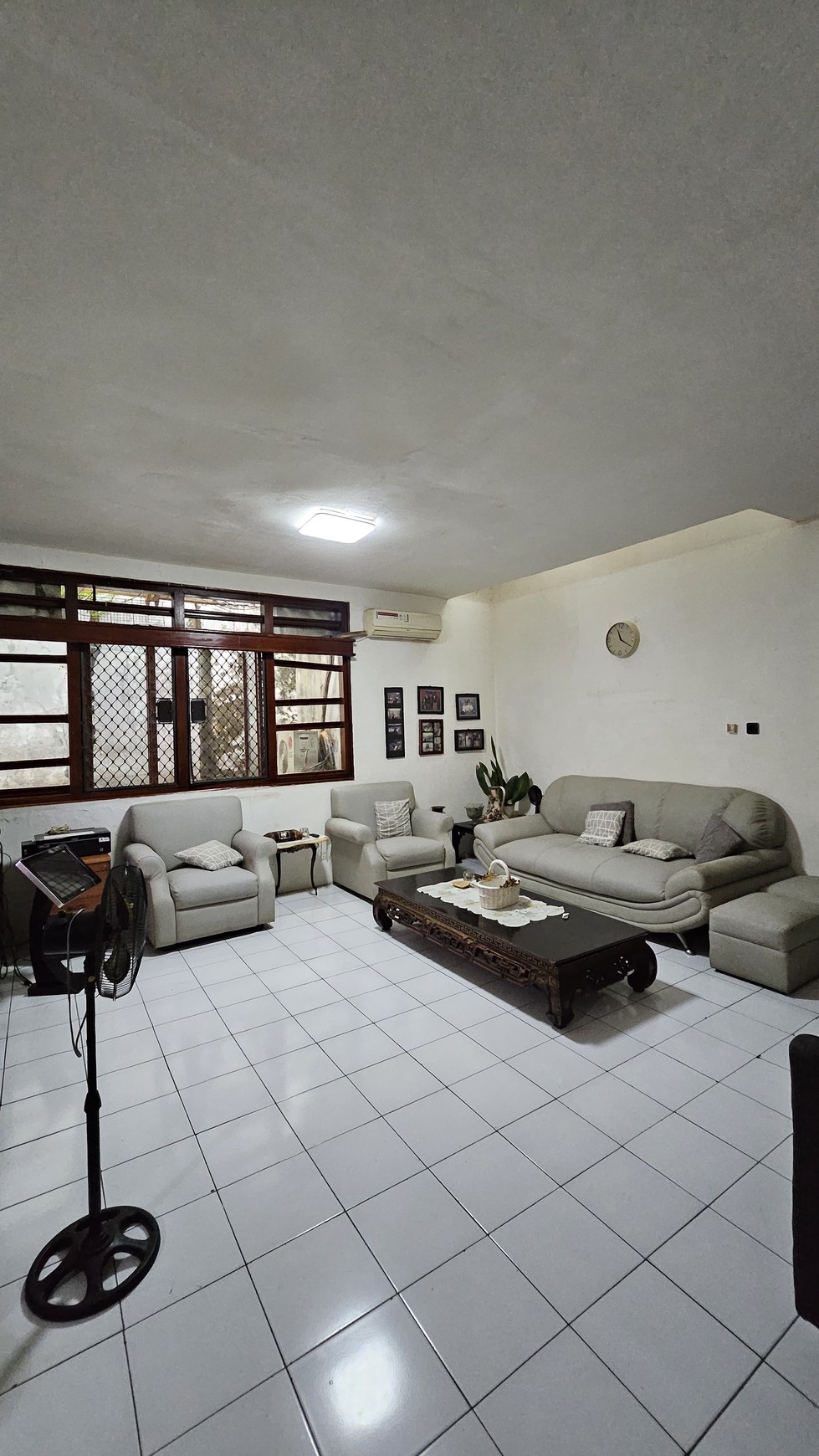 Rumah Komersial di Kebayoran Baru - Lokasi Prime, Siap Pakai Untuk Bisnis