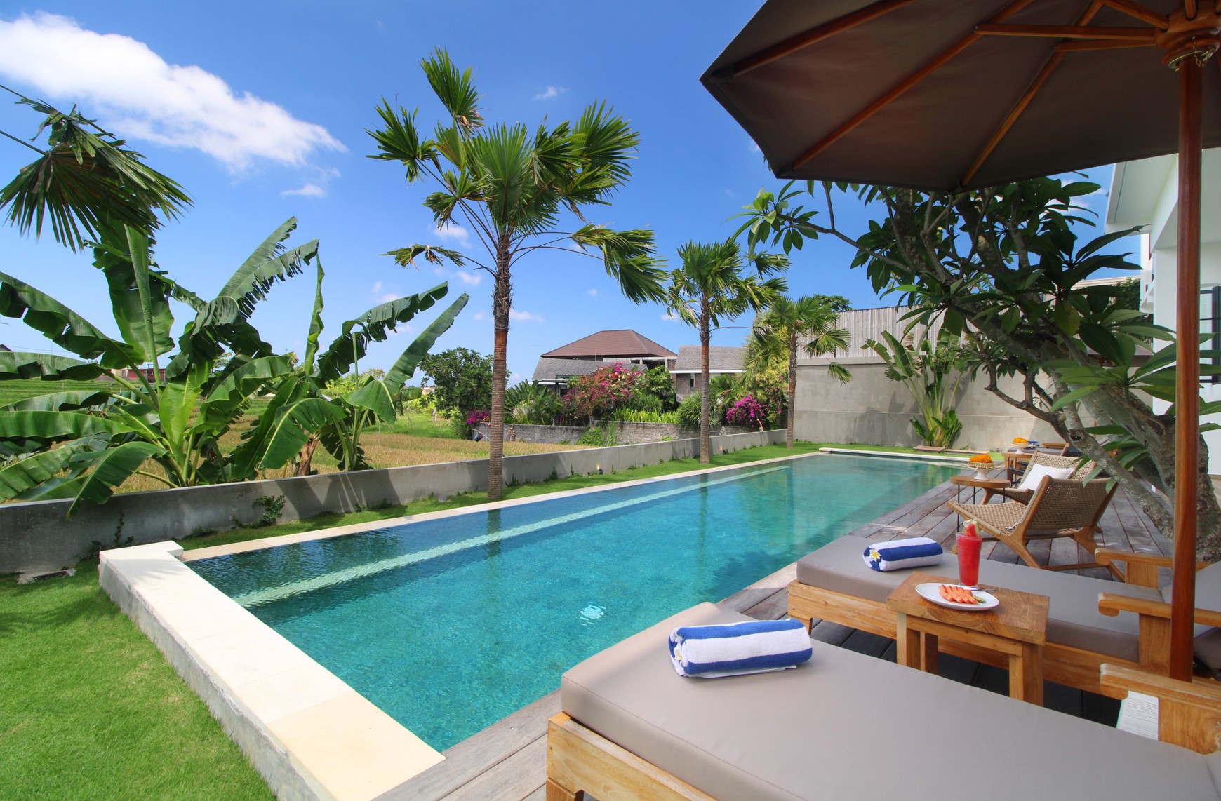 Luxury For Rent Villa 4 Bedrooms in Berawa Canggu Bali