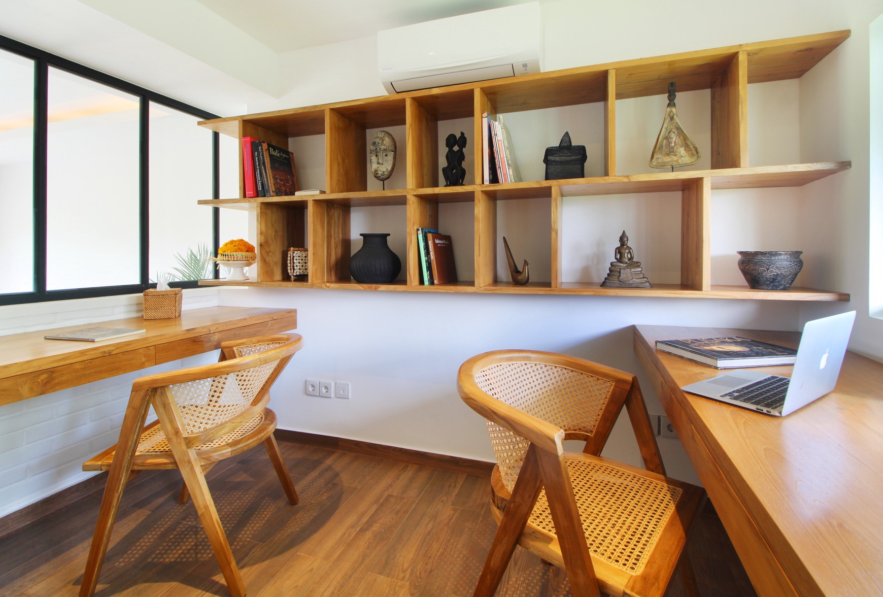 Luxury For Rent Villa 4 Bedrooms in Berawa Canggu Bali
