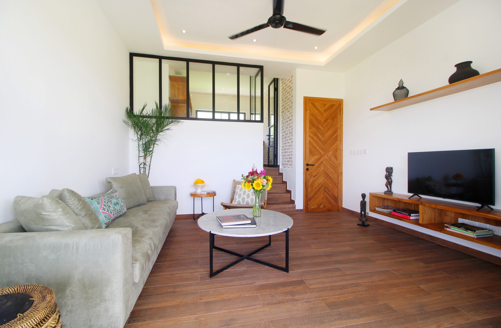 Luxury For Rent Villa 4 Bedrooms in Berawa Canggu Bali
