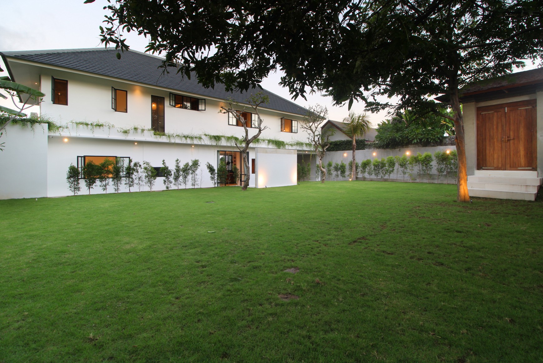 Luxury For Rent Villa 4 Bedrooms in Berawa Canggu Bali