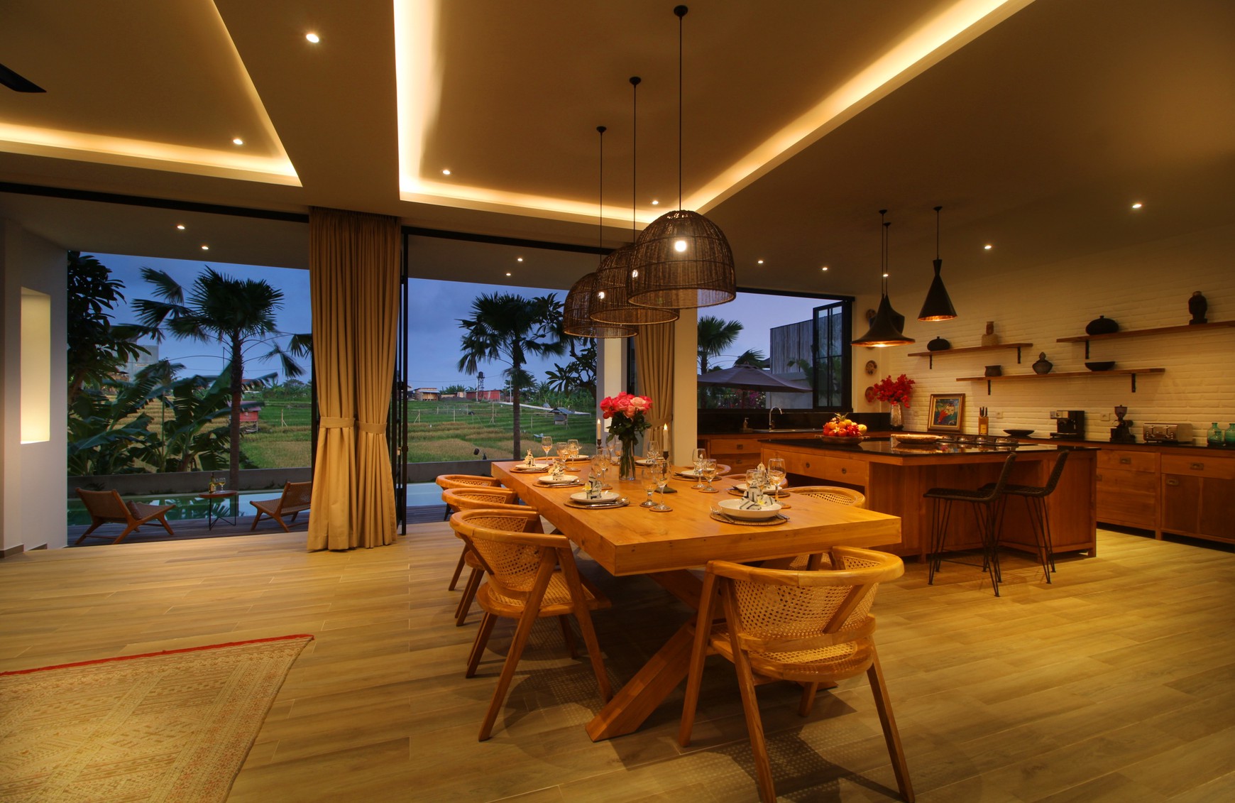 Luxury For Rent Villa 4 Bedrooms in Berawa Canggu Bali