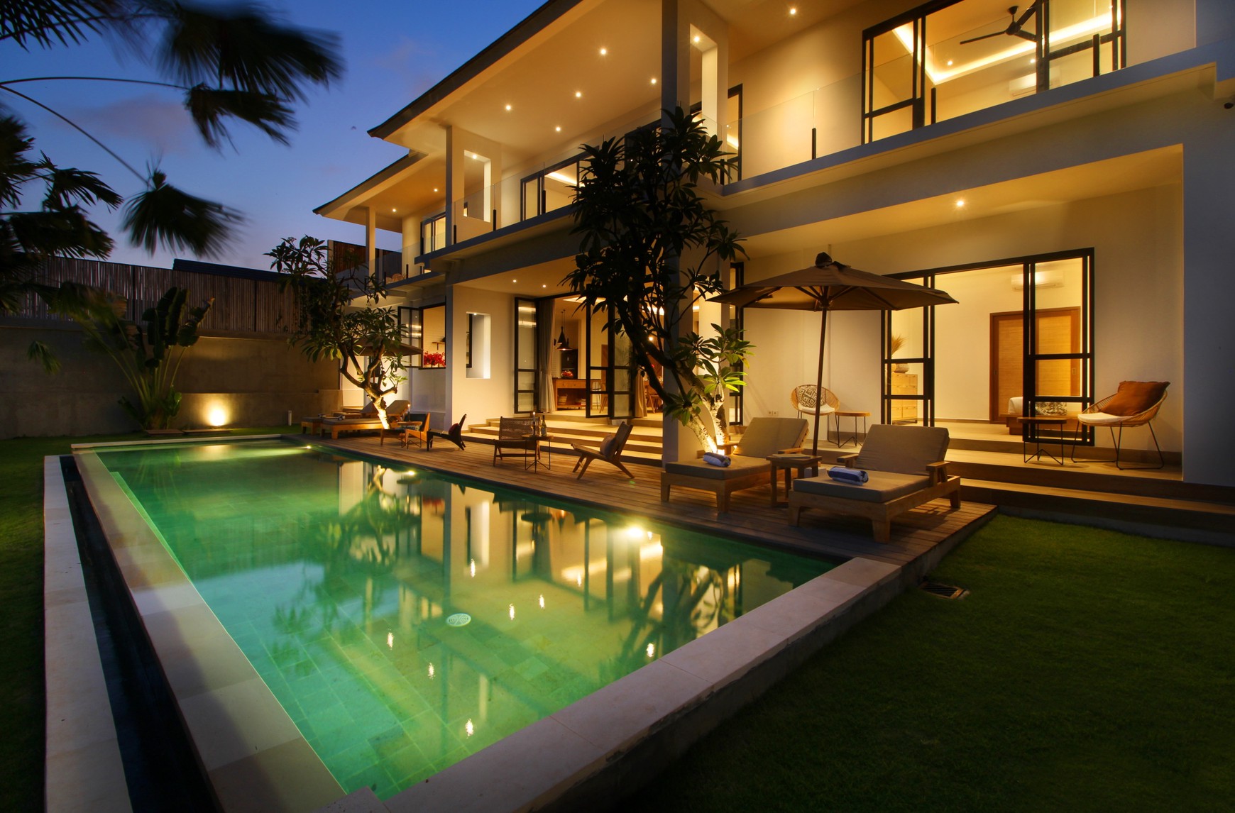 Luxury For Rent Villa 4 Bedrooms in Berawa Canggu Bali