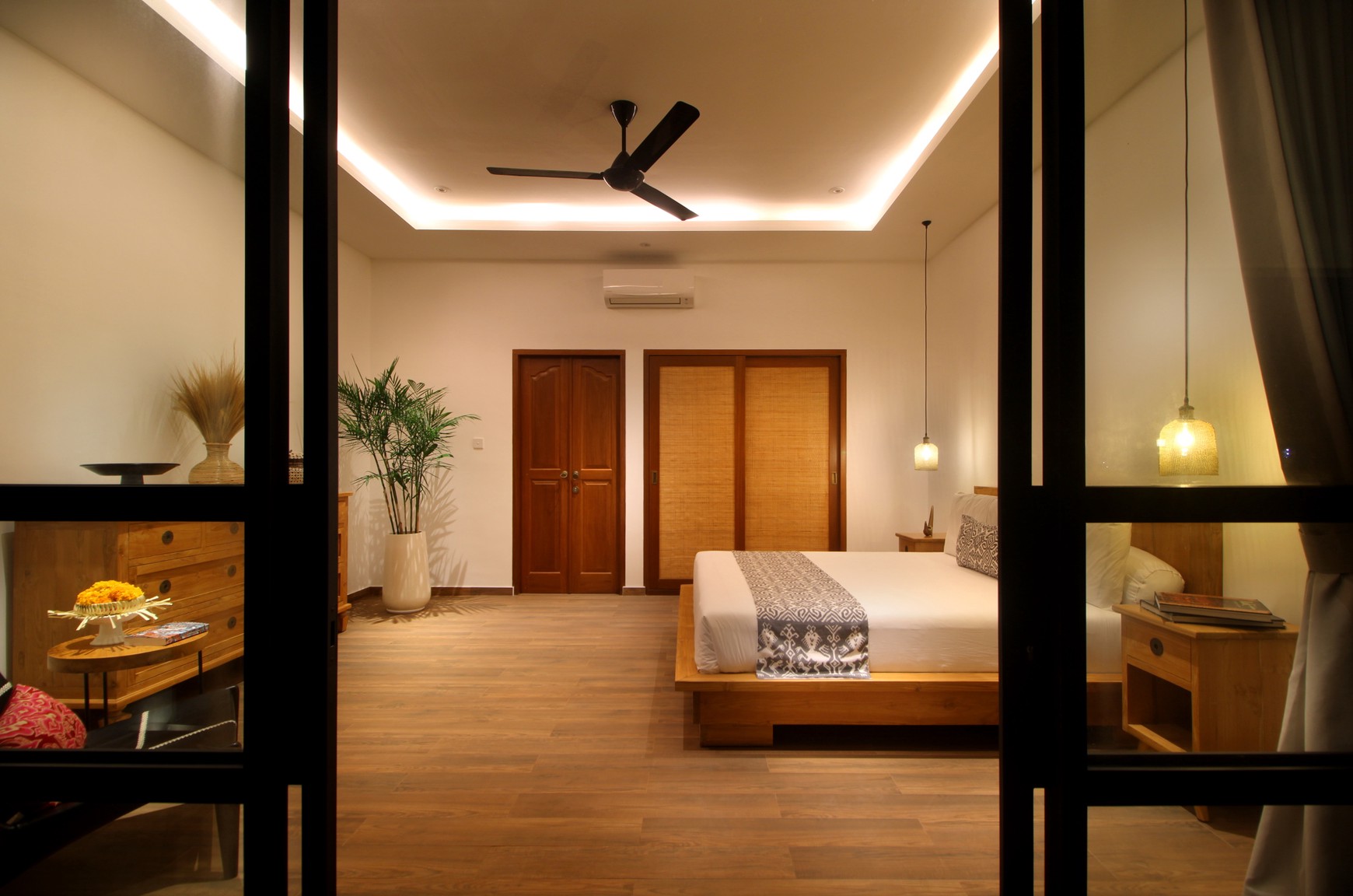 Luxury For Rent Villa 4 Bedrooms in Berawa Canggu Bali