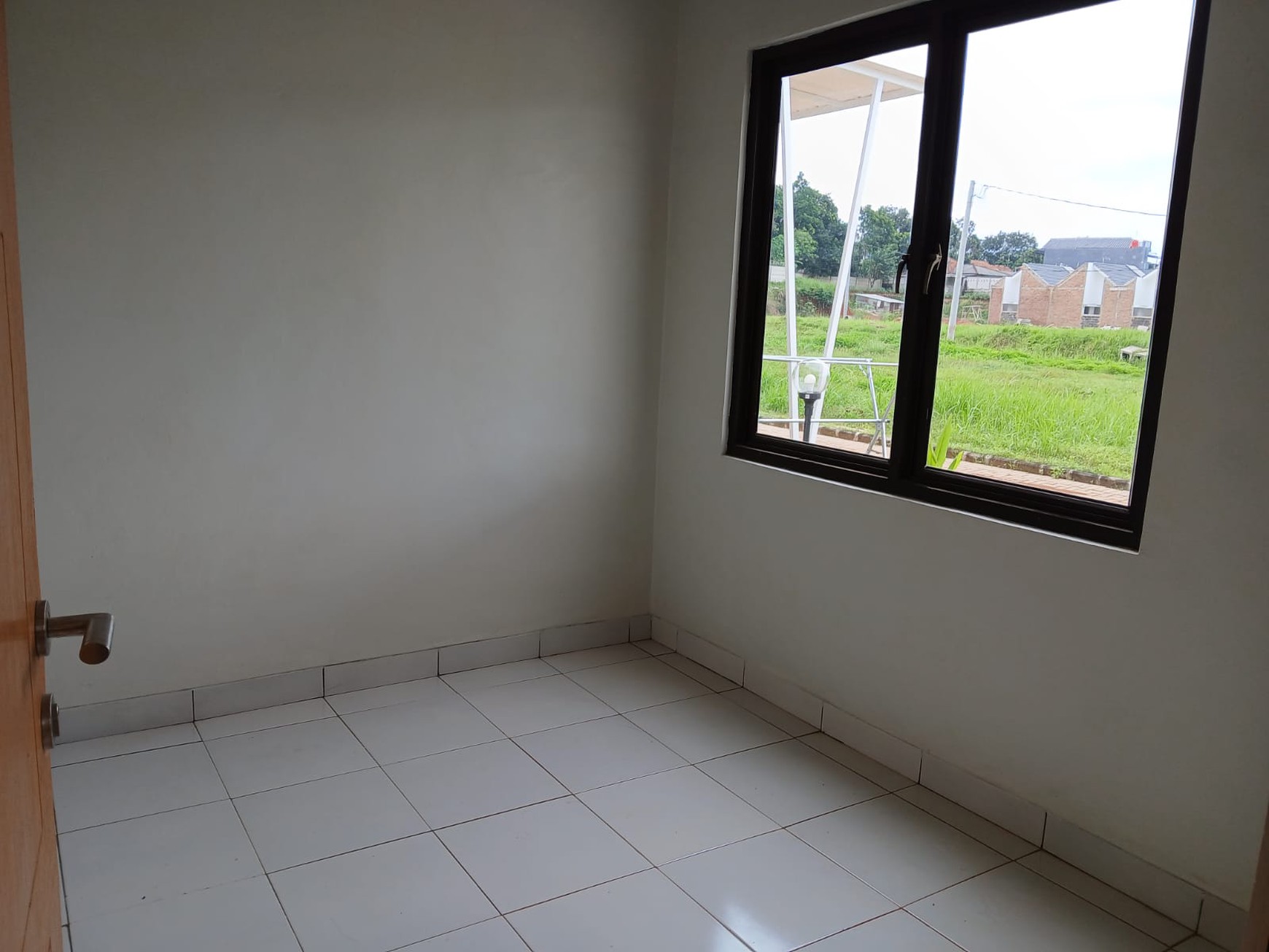 RUMAH BARU MINIMALIS SIAP HUNI DI GRAND MEKARSARI CILEUNGSI