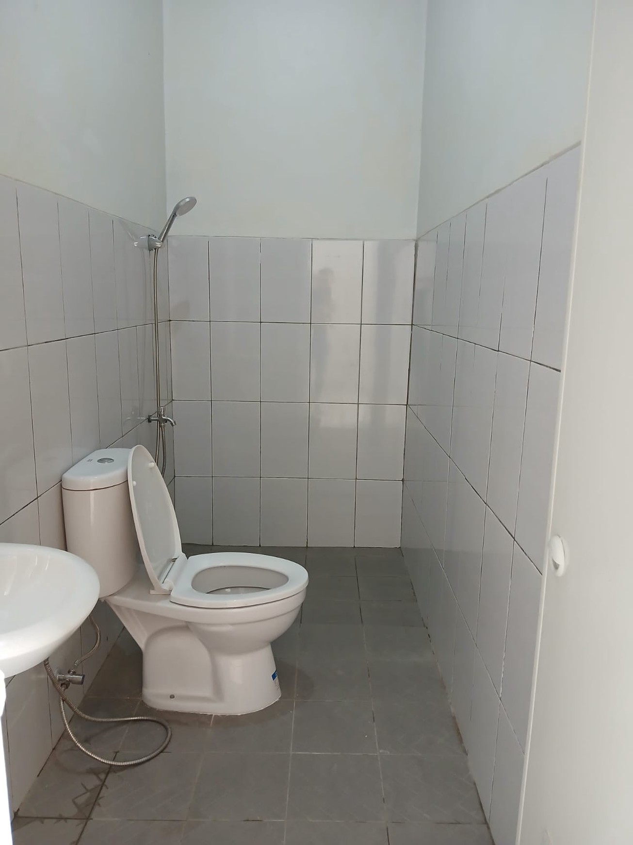 RUMAH BARU MINIMALIS SIAP HUNI DI GRAND MEKARSARI CILEUNGSI