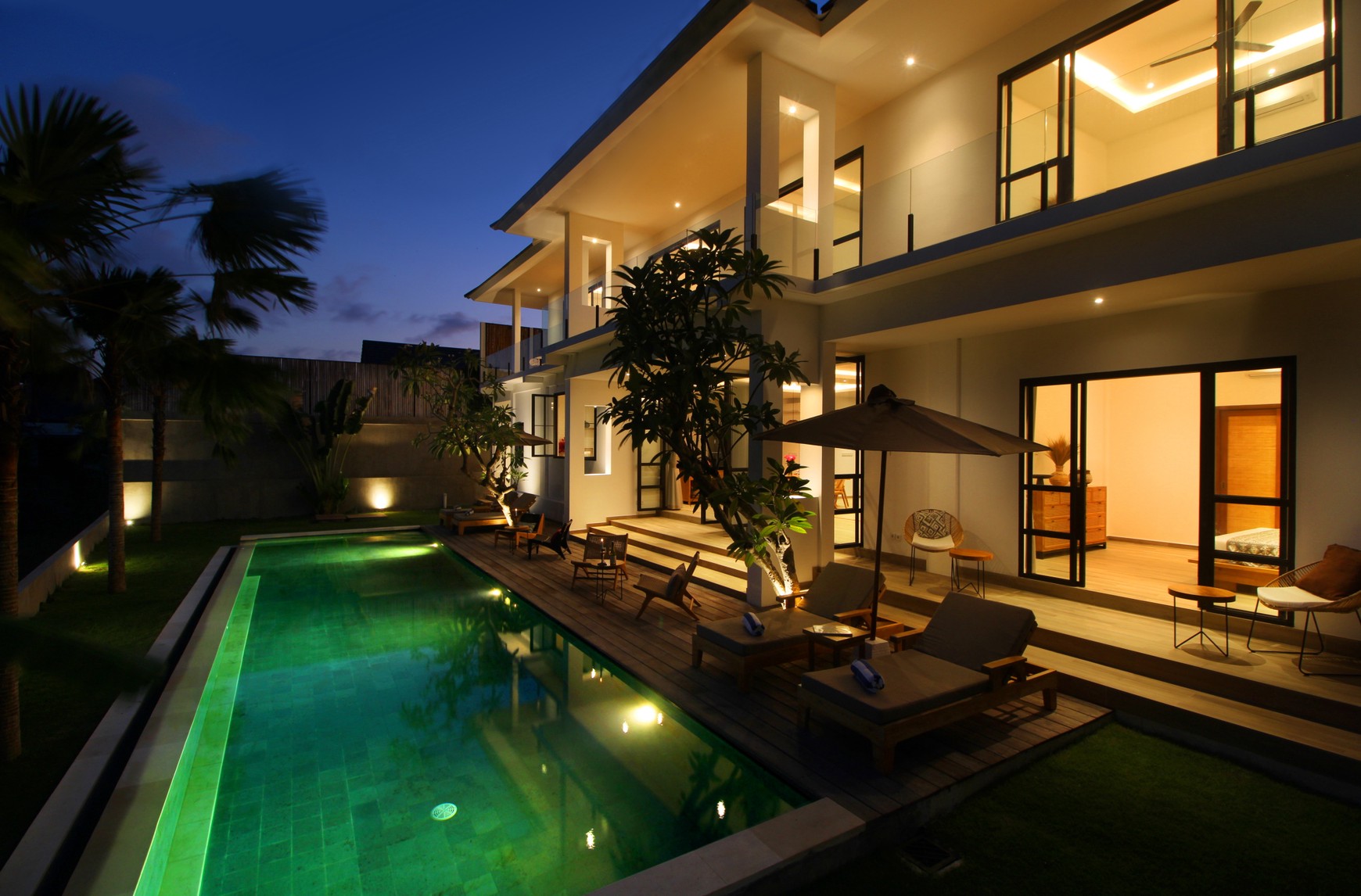 Luxury For Rent Villa 4 Bedrooms in Berawa Canggu Bali