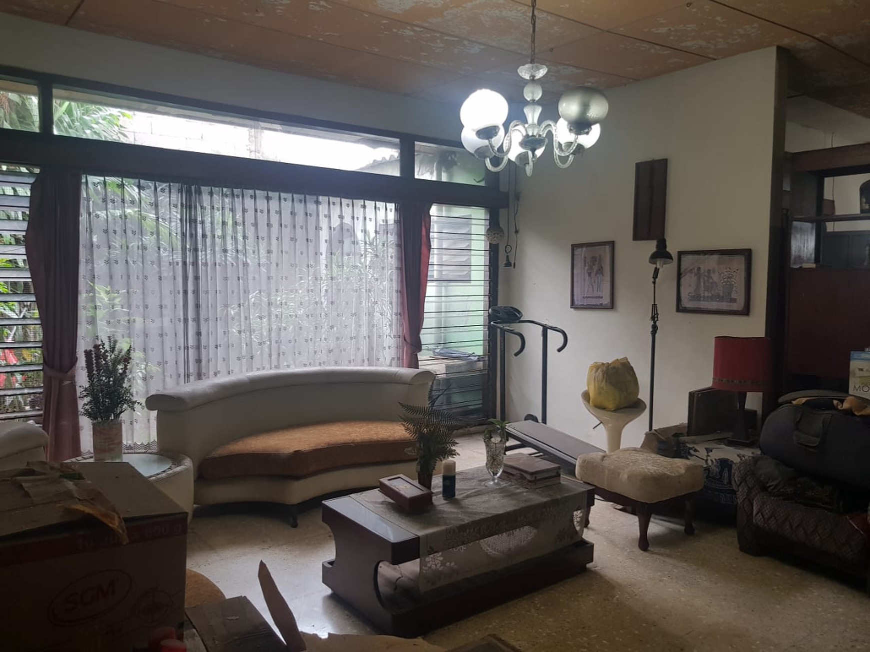 Dijual rumah tua di lokasi strategis dengan harga dibawah NJOP