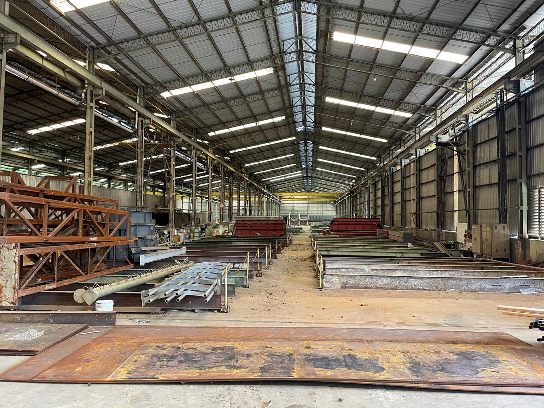 DIJUAL CEPAT! EX WORKSHOP STRATEGIS DI CIKAMPEK - JAWA BARAT 