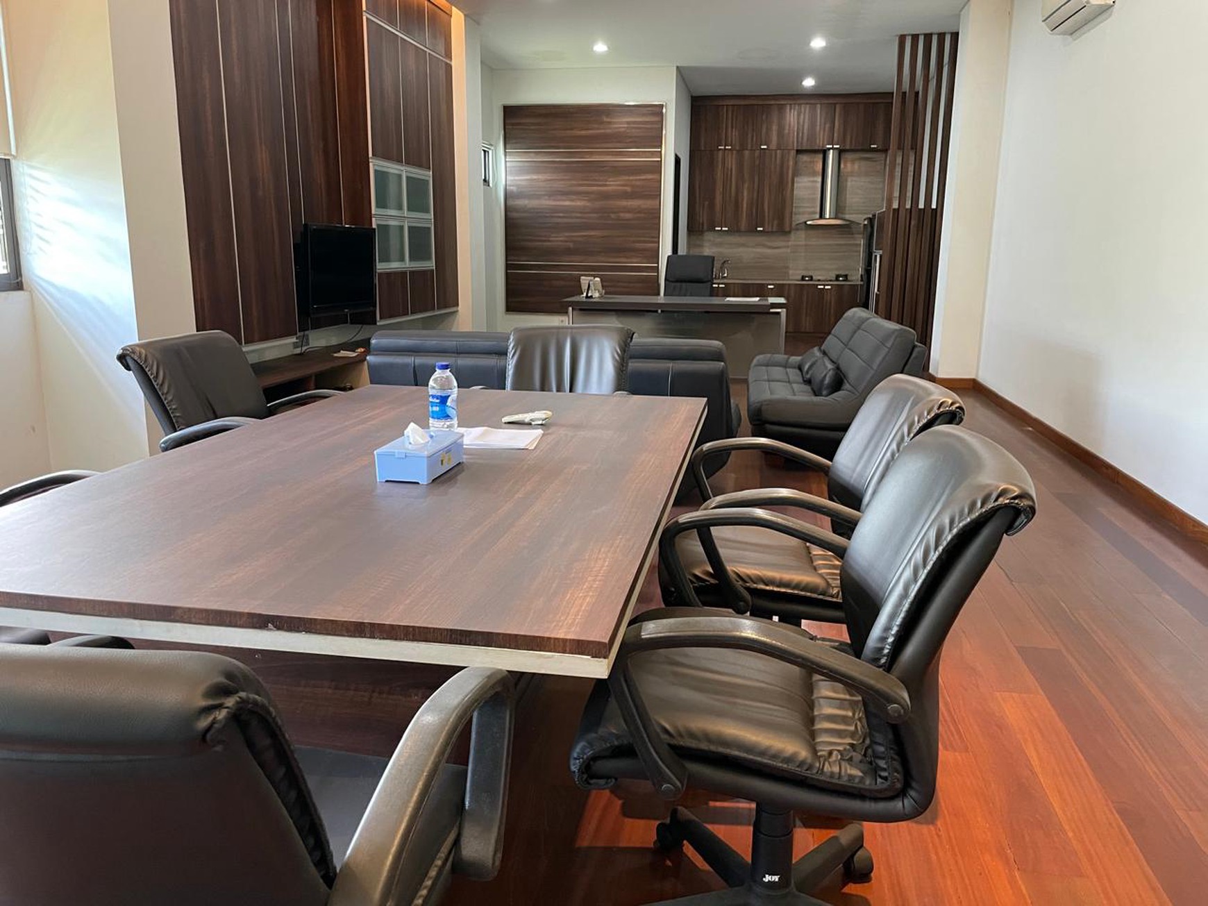 DIJUAL CEPAT! EX WORKSHOP STRATEGIS DI CIKAMPEK - JAWA BARAT 