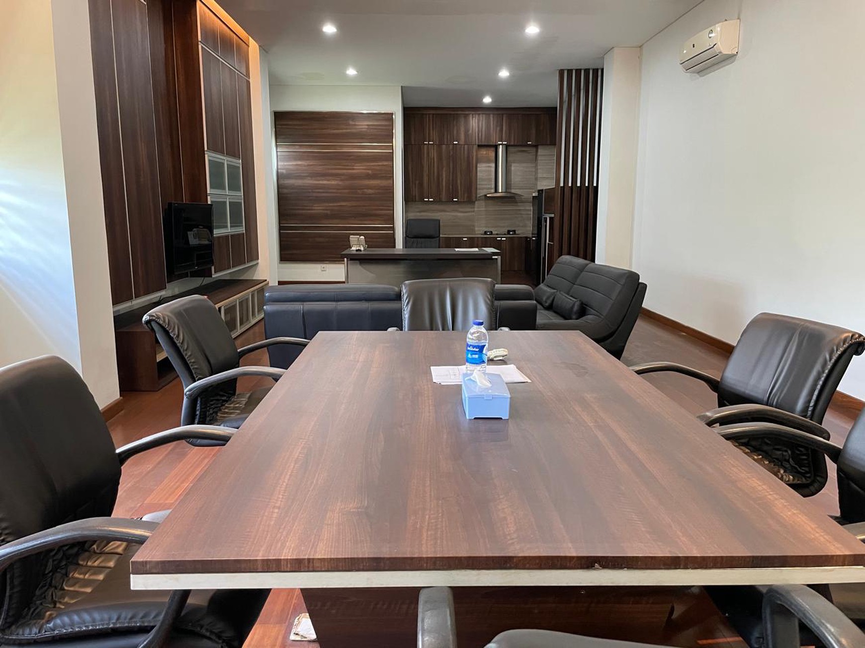 DIJUAL CEPAT! EX WORKSHOP STRATEGIS DI CIKAMPEK - JAWA BARAT 