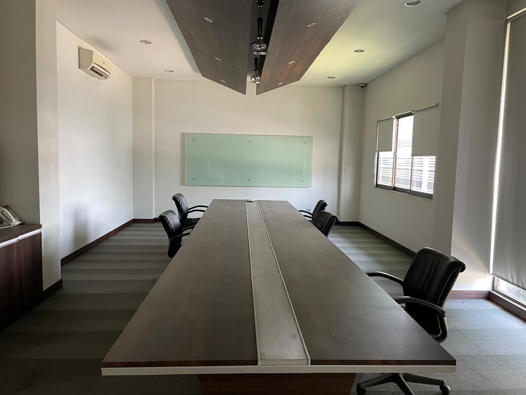 DIJUAL CEPAT! EX WORKSHOP STRATEGIS DI CIKAMPEK - JAWA BARAT 