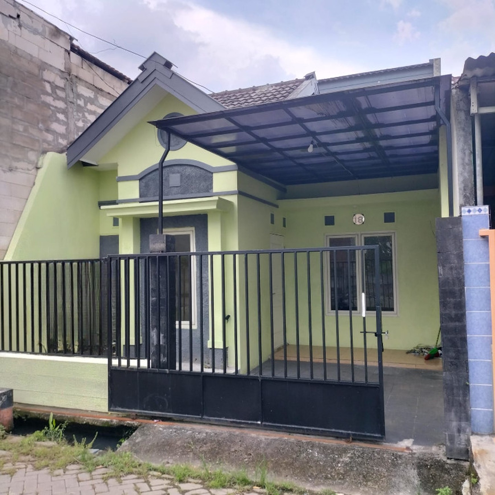 Jual cepat rumah 400 jutaan di surabaya barat graha kencana pakal
